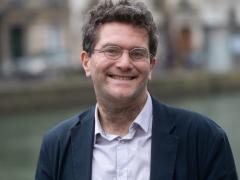 Photo de face de Elie Joussellin.