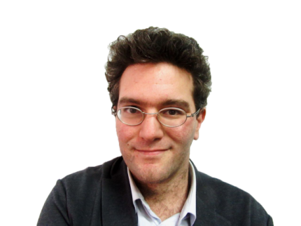 Photo de face de Elie Joussellin, sur fond transparent.